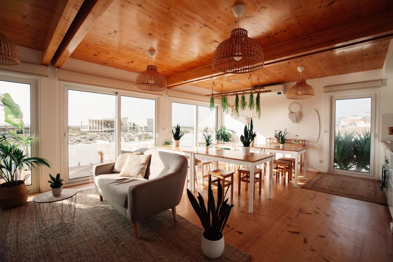 피게이라다포즈 We Surf House B&B 외부 사진