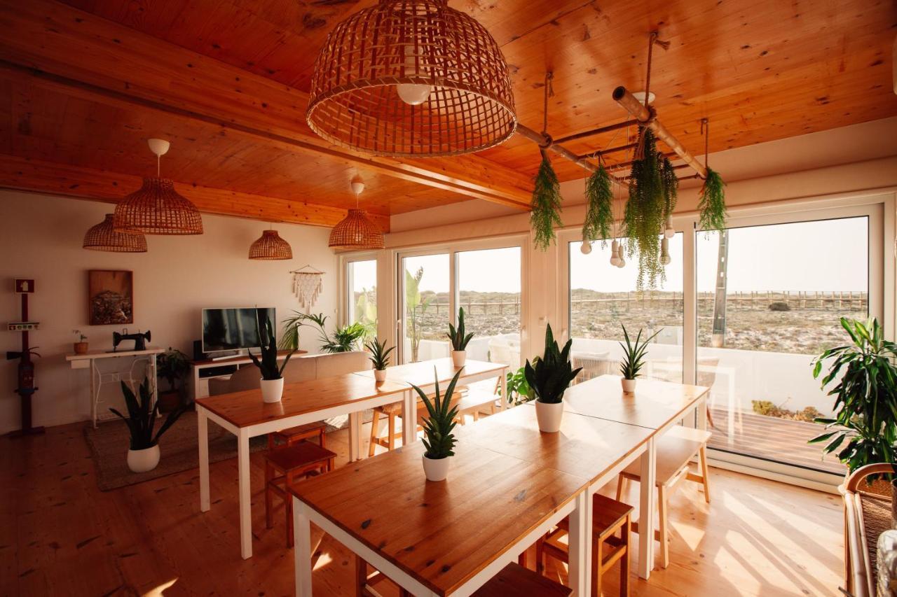 피게이라다포즈 We Surf House B&B 외부 사진